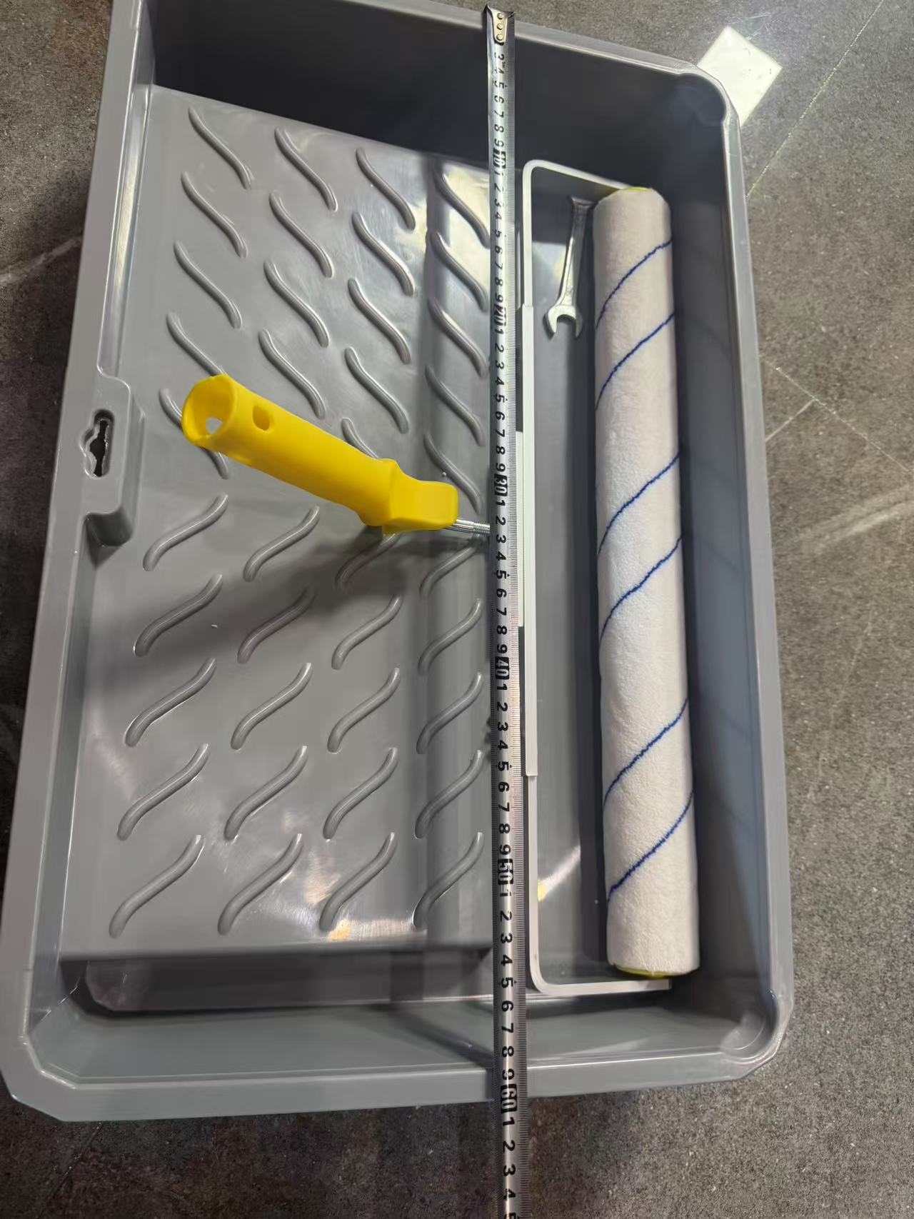 Pre sale-21-inch paint tray and roller